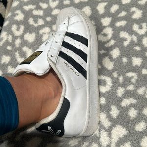 ADIDAS fits 8 women